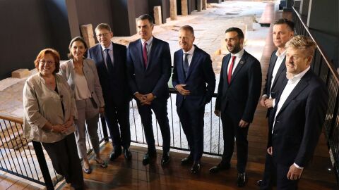 El alcalde de Sagunt junto al presidente del Gobierno Pedro S&aacute;nchez en la visita con motivo de la presentaci&oacute;n de la futura gigafactoria