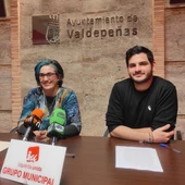 Juana Caro y Alberto Parrilla, concejales IU Valdepeñas Juana Caro y Alberto Parrilla, concejales IU Valdepeñas