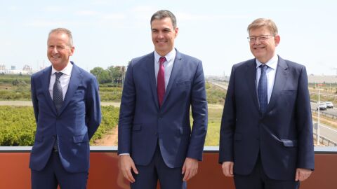 S&aacute;nchez augura que Espa&ntilde;a ser&aacute; un gran 'hub' europeo de bater&iacute;as con la planta de Sagunt 