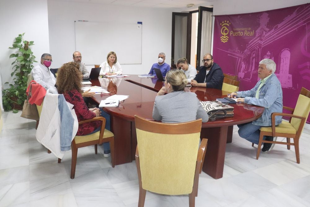 Un estudio cifra la rehabilitación del pabellón de deportes de Puerto Real en tres millones de euros Un estudio cifra la rehabilitación del pabellón de deportes de Puerto Real en tres millones de euros
