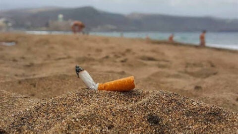 Fumar en la playa 