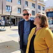 Jesús Martín, alcalde de Valdepeñas, junto a Carmen Teresa Olmedo, delegada de la Junta de Comunidades en Ciudad Real Jesús Martín, alcalde de Valdepeñas, junto a Carmen Teresa Olmedo, delegada de la Junta de Comunidades en Ciudad Real
