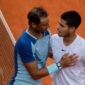 Rafa Nadal y Carlos Alcaraz tras el encuentro de cuartos de final del Mutua Madrid Open
