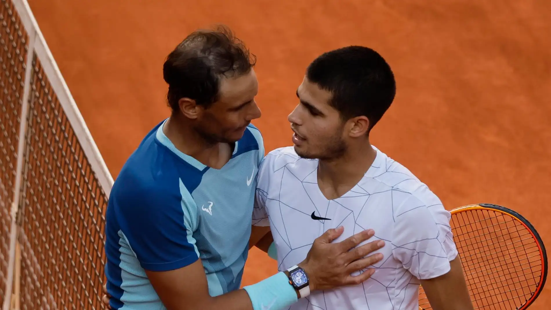 Rafa Nadal y Carlos Alcaraz tras el encuentro de cuartos de final del Mutua Madrid Open