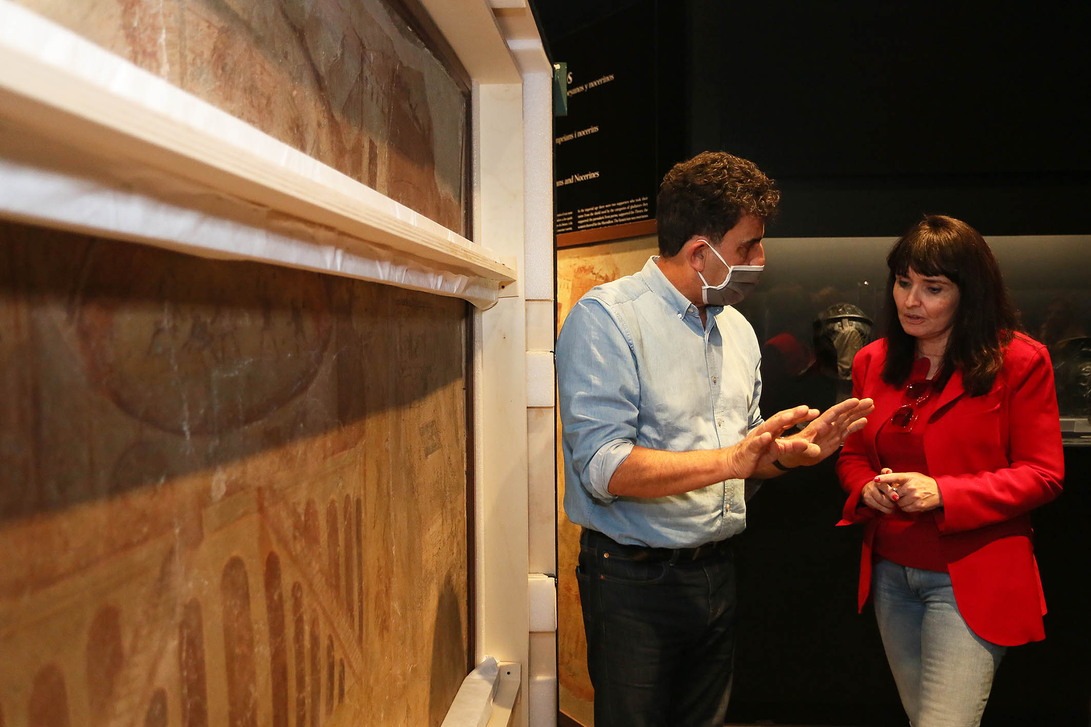 El MARQ de Alicante completa la exposición sobre los gladiadores con un nuevo fresco del anfiteatro de Pompeya El MARQ de Alicante completa la exposición sobre los gladiadores con un nuevo fresco del anfiteatro de Pompeya