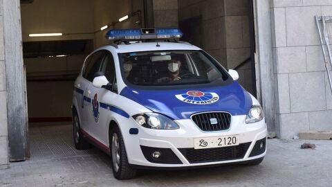 Un coche patrulla de la Ertzaintza | Foto: EFE / Archivo