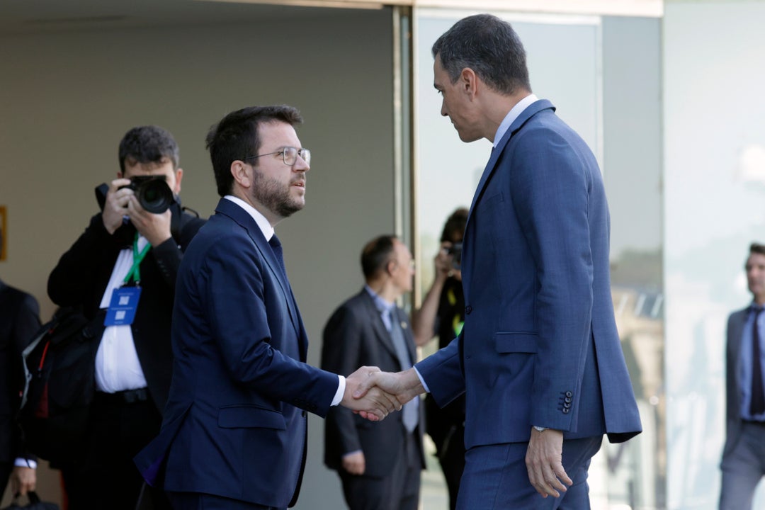 Breve encuentro entre Pedro Sánchez y Aragonès en una situación que la Generalitat califica de "muy grave" Breve encuentro entre Pedro Sánchez y Aragonès en una situación que la Generalitat califica de "muy grave"