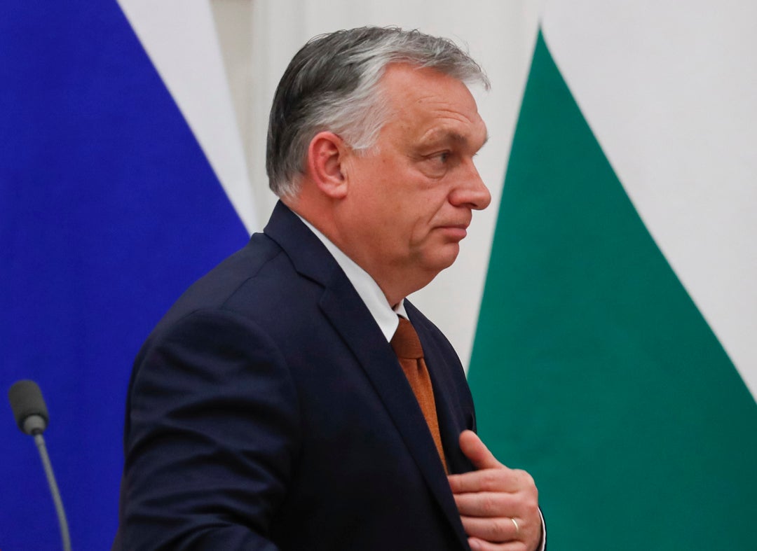 Orbán rechaza las sanciones de la UE al petróleo de Rusia: "Son una bomba atómica para Hungría" Orbán rechaza las sanciones de la UE al petróleo de Rusia: "Son una bomba atómica para Hungría"