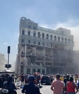 Al menos nueve muertos y trece desaparecidos tras la explosión de un hotel en Cuba Al menos nueve muertos y trece desaparecidos tras la explosión de un hotel en Cuba