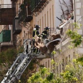 Explosión en el Barrio de Salamanca de Madrid | Los bomberos evalúan el derribo del edificio mientras los vecinos recogen sus pertenencias
