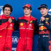 Charles Leclerc, Max Verstappen y Carlos Sainz Jr.