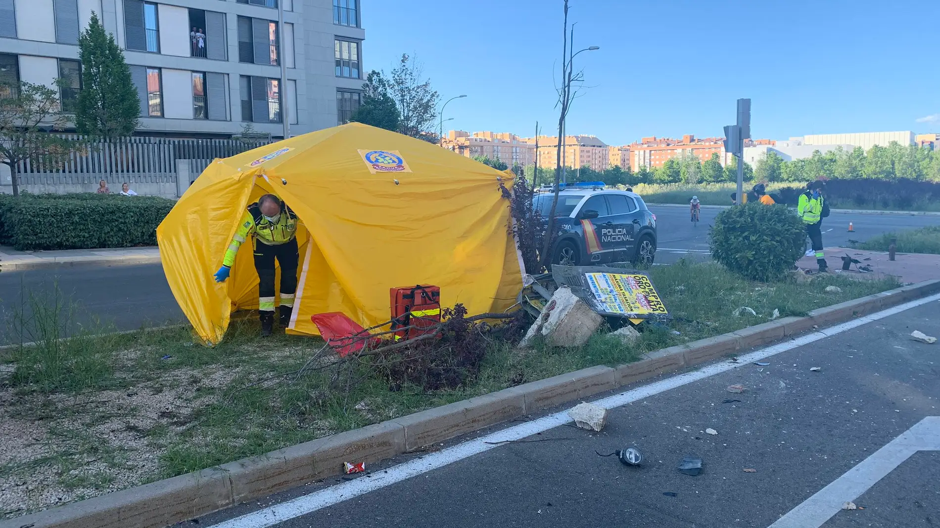 Los sanitarios del SAMUR confirmaron las muertes en el lugar del accidente/ Emergencias Madrid