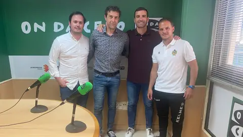 Josema San-Matías, Paco Herrero, Monserrate Hernández y Mariano Neira. Josema San-Matías, Paco Herrero, Monserrate Hernández y Mariano Neira.