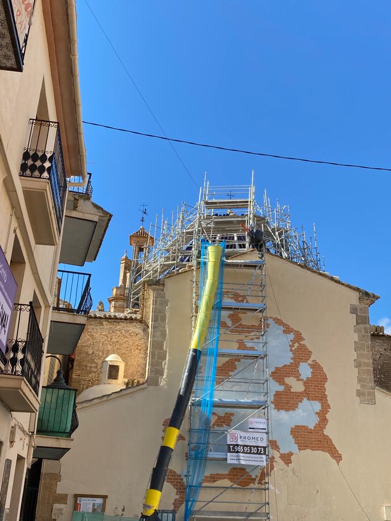 Se inician los trabajos para reparar el techo caído de la iglesia de Finestrat Se inician los trabajos para reparar el techo caído de la iglesia de Finestrat