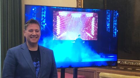 Carlos Latre en el Ayuntamiento de Gij&oacute;n