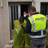 Policía local y voluntarios