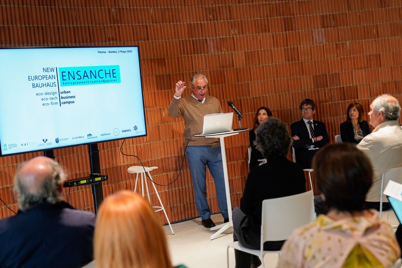 “Tenemos ciudad para dos siglos. Hay que recuperarla y mantenerla en toda su plenitud” “Tenemos ciudad para dos siglos. Hay que recuperarla y mantenerla en toda su plenitud”