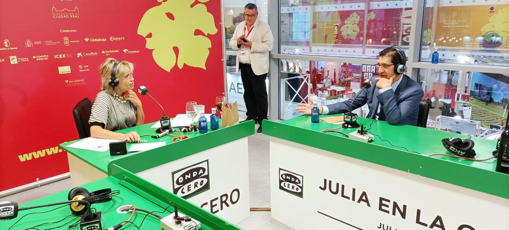 Caballero, en `Julia en la Onda´: "FENAVIN supone un retorno económico espectacular para Ciudad Real y la provincia" Caballero, en `Julia en la Onda´: "FENAVIN supone un retorno económico espectacular para Ciudad Real y la provincia"