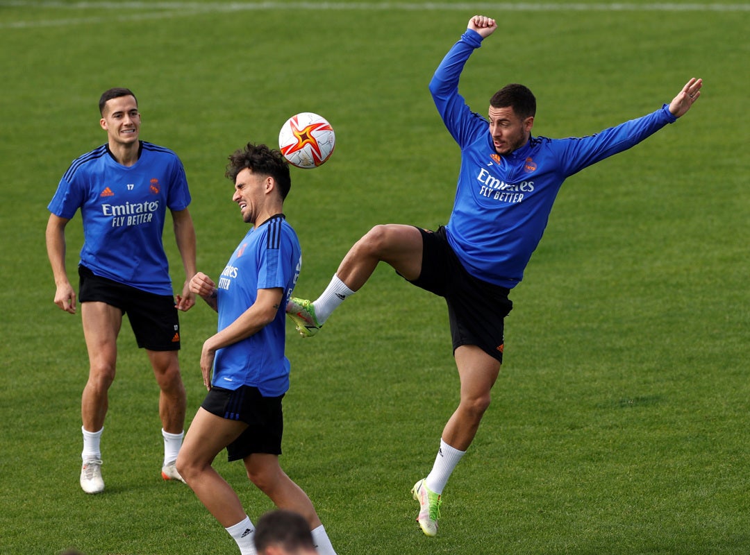 Hazard vuelve a entrenar con el grupo Hazard vuelve a entrenar con el grupo