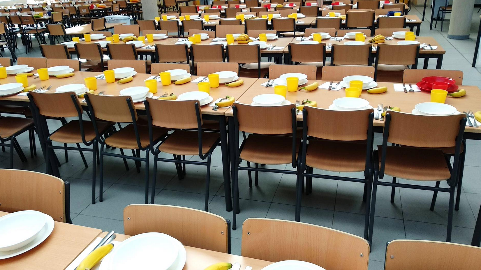 Solo el 2% de los escolares de la Región de Murcia en situación pobreza accede a las ayudas para asistir al comedor escolar Solo el 2% de los escolares de la Región de Murcia en situación pobreza accede a las ayudas para asistir al comedor escolar