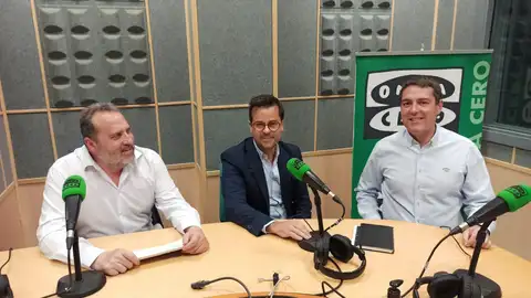 Juan J. R. Vindel, M.A. Redondo y F. Olmedilla Juan J. R. Vindel, M.A. Redondo y F. Olmedilla