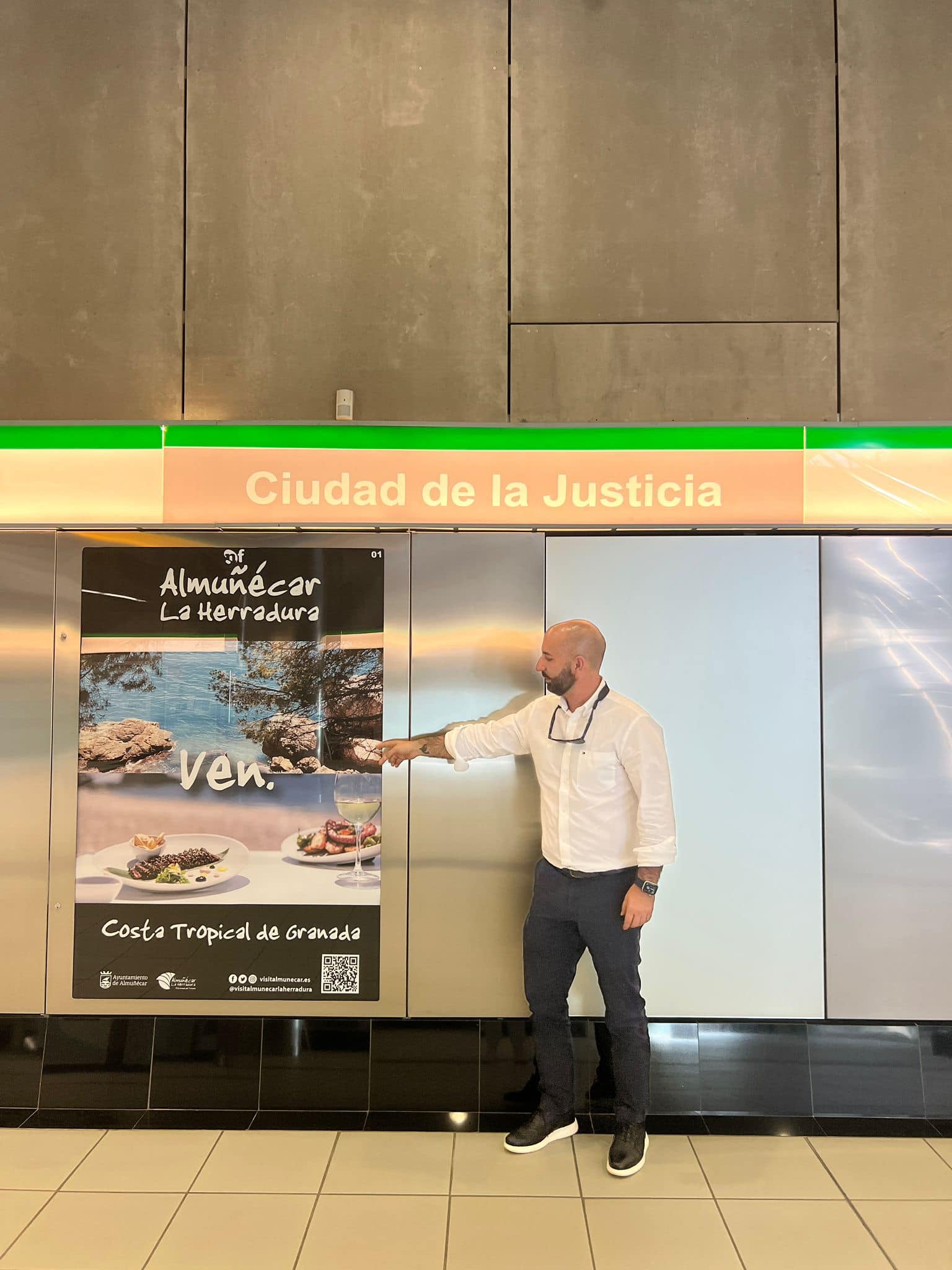 Daniel Barbero: " El trabajo realizado por Almuñécar ha hecho que tengamos seis banderas azules." Daniel Barbero: " El trabajo realizado por Almuñécar ha hecho que tengamos seis banderas azules."