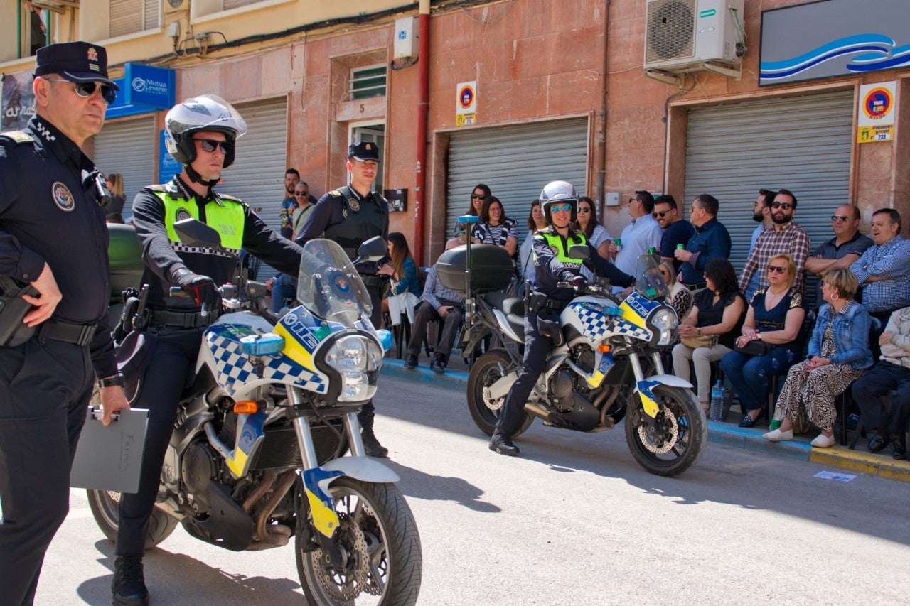 Un centenar de policías forman el operativo de seguridad de las fiestas de Moros y Cristianos de Petrer Un centenar de policías forman el operativo de seguridad de las fiestas de Moros y Cristianos de Petrer