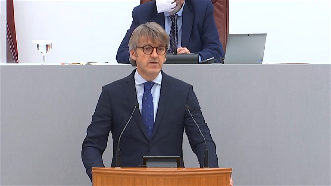 La Asamblea Regional convalida el decreto que elimina todas las tasas a agricultores, ganaderos y transportistas mientras dure la guerra La Asamblea Regional convalida el decreto que elimina todas las tasas a agricultores, ganaderos y transportistas mientras dure la guerra