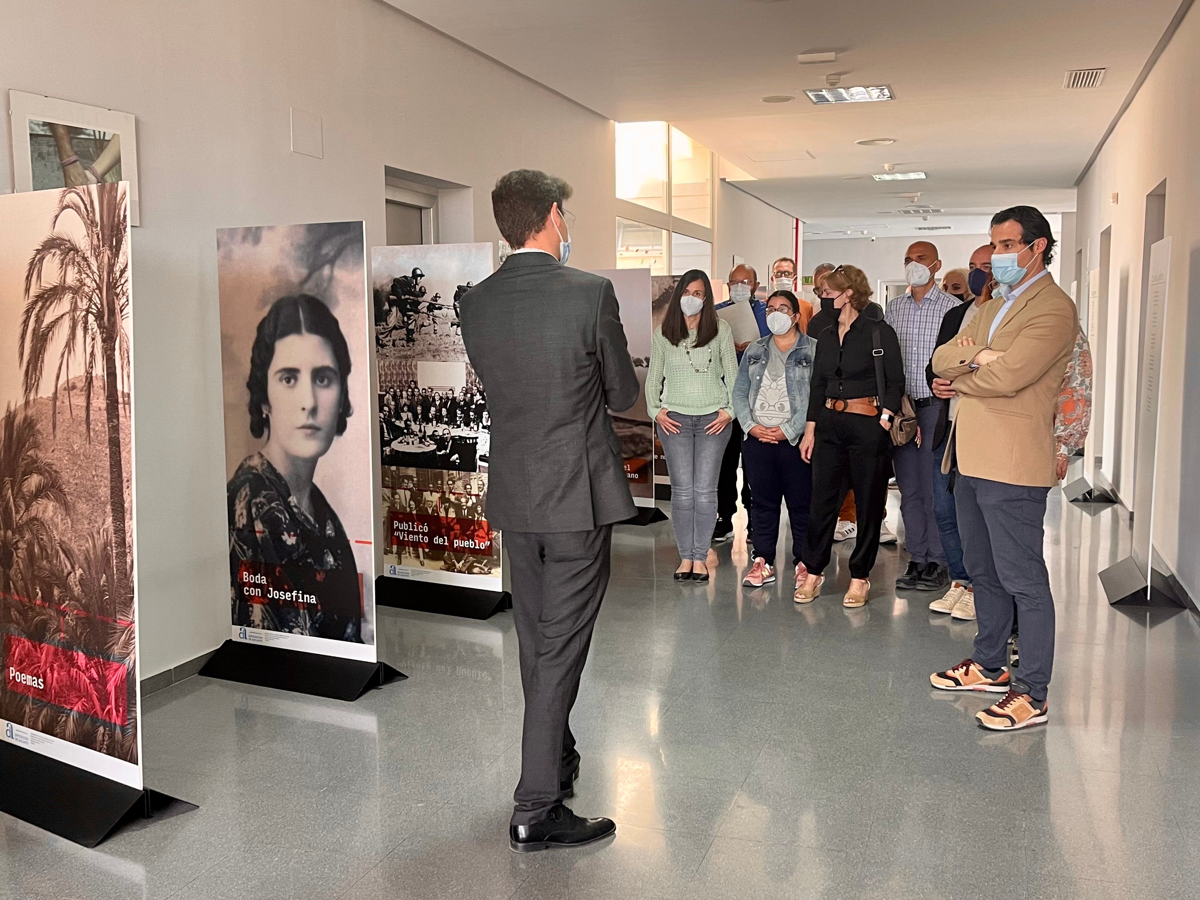 La sede de ADIEM en Torrevieja inaugura una exposición sobre la vida y obra de Miguel Hernández La sede de ADIEM en Torrevieja inaugura una exposición sobre la vida y obra de Miguel Hernández
