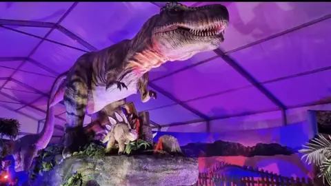 Dinosaurio animatrónico Dinosaurio animatrónico