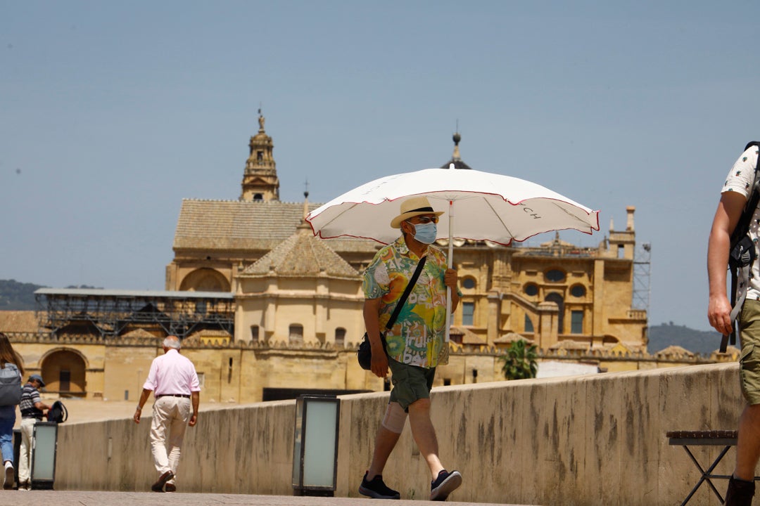 Calor extremo y una nueva calima que afectará a la calidad del aire: hasta cuándo durará y cómo protegernos Calor extremo y una nueva calima que afectará a la calidad del aire: hasta cuándo durará y cómo protegernos