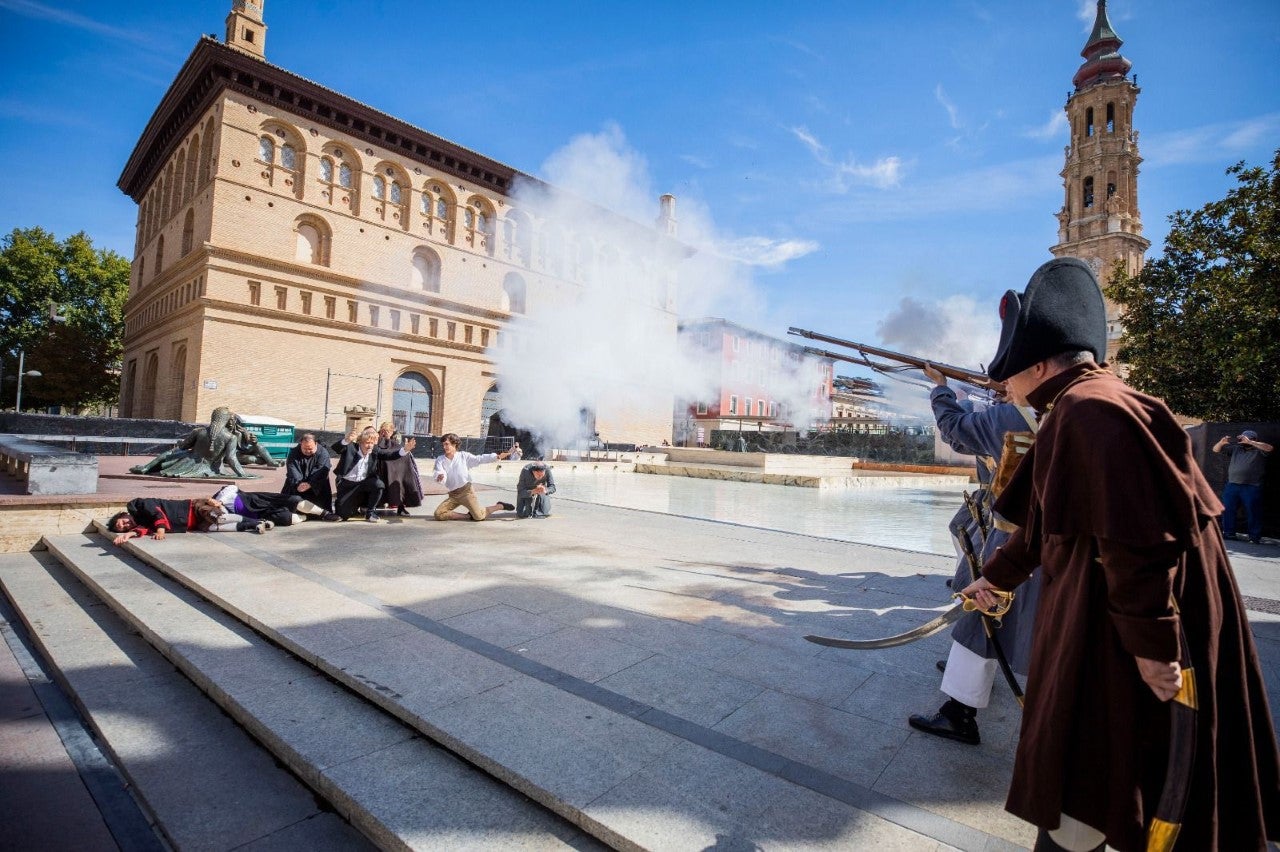El campamento napoleónico ya vela armas en el Pilar El campamento napoleónico ya vela armas en el Pilar