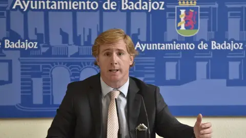 Los policías locales de Badajoz cobrarán la próxima semana los atrasos de los servicios extraordinarios de 2021