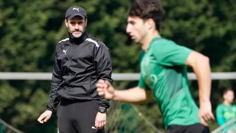 Ezequiel Loza - entrenador - Rayo Cantabria Ezequiel Loza - entrenador - Rayo Cantabria