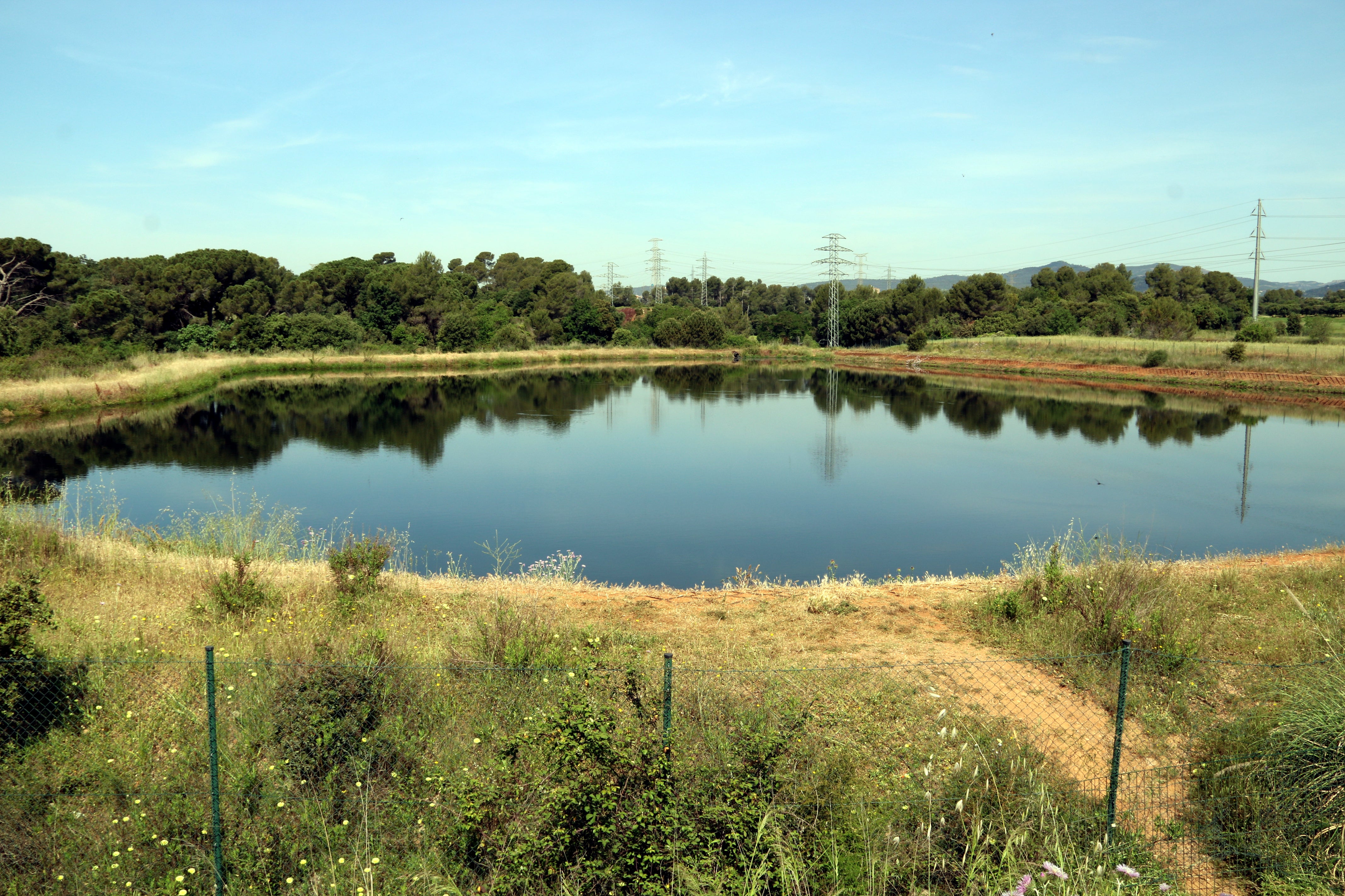 Muere un niño de nueve años ahogado en un pantano de Terrassa Muere un niño de nueve años ahogado en un pantano de Terrassa