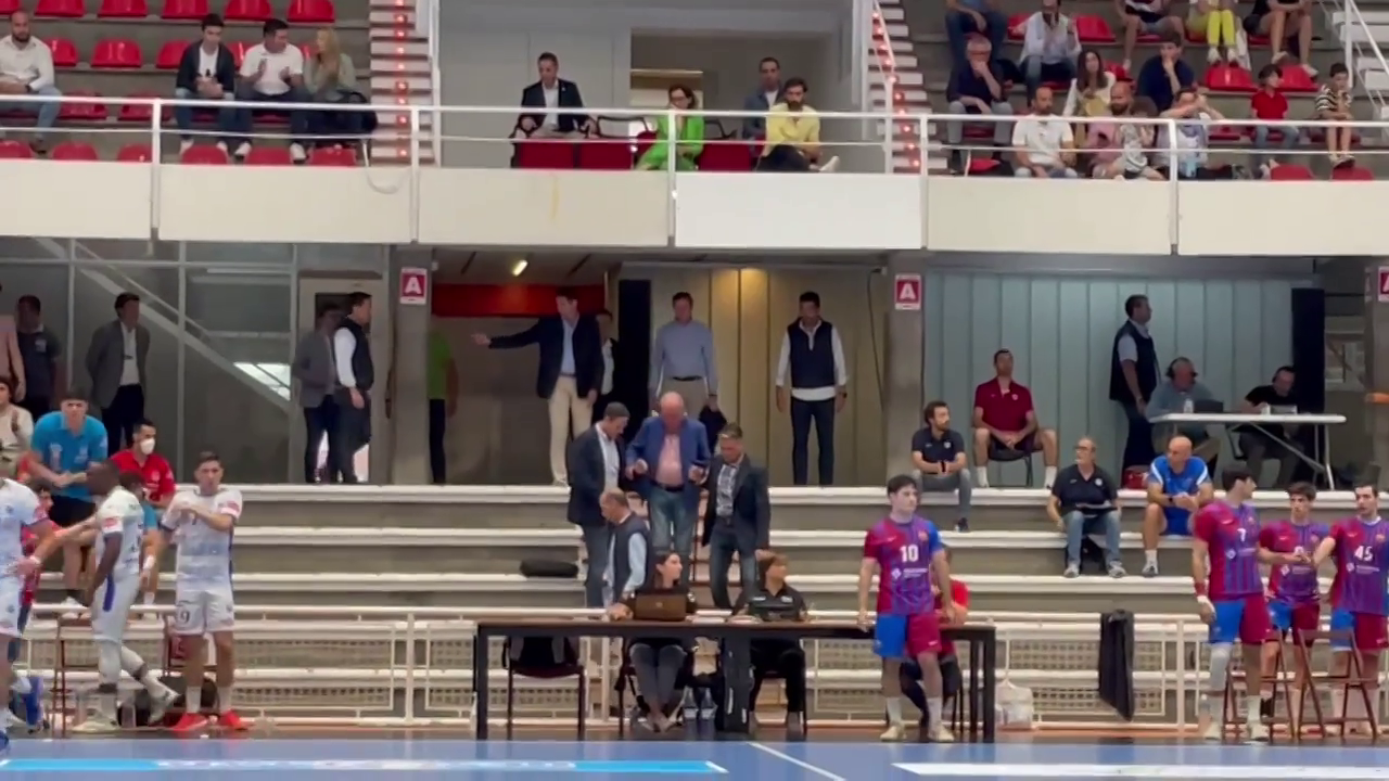 El rey emérito asiste al partido de balonmano para ver jugar a su nieto, Pablo Urdangarin El rey emérito asiste al partido de balonmano para ver jugar a su nieto, Pablo Urdangarin