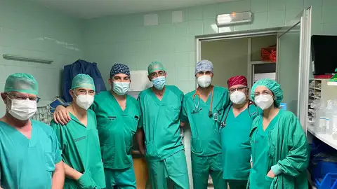 Equipo del Hospital General Universitario de Elche que ha puesto en marcha la novedosa técnica.