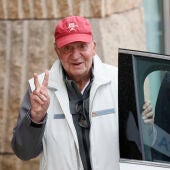 El rey Juan Carlos en su último día de regatas este domingo en Sanxenxo
