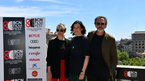 La actriz Susana Abaitua, la directora Ángeles González Sinde y el actor Ginés García Millán, en el BCN Film Fest durante la presentación de 'El comensal' La actriz Susana Abaitua, la directora Ángeles González Sinde y el actor Ginés García Millán, en el BCN Film Fest durante la presentación de 'El comensal'