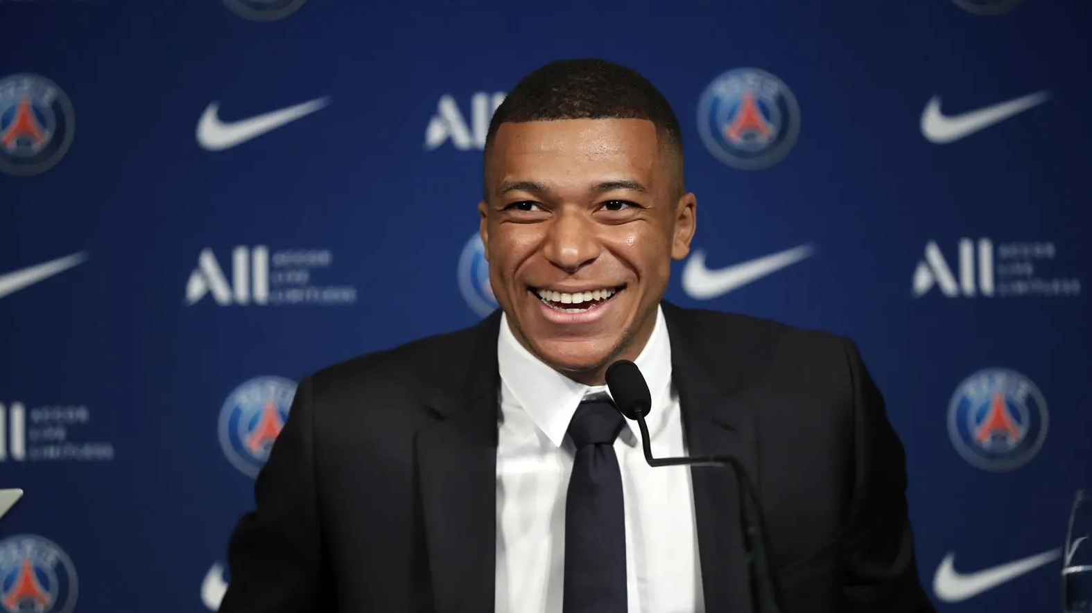 Mbappé, sobre su renovación con el PSG: "Tomé la decisión la semana pasada" Mbappé, sobre su renovación con el PSG: "Tomé la decisión la semana pasada"