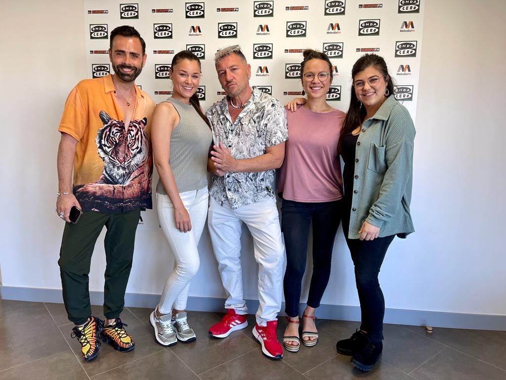 Miguel Noguera entra en el refugio de Alicante donde ha sido rodado 'Dios te salve, María' que narra el amor prohibido entre dos mujeres Miguel Noguera entra en el refugio de Alicante donde ha sido rodado 'Dios te salve, María' que narra el amor prohibido entre dos mujeres