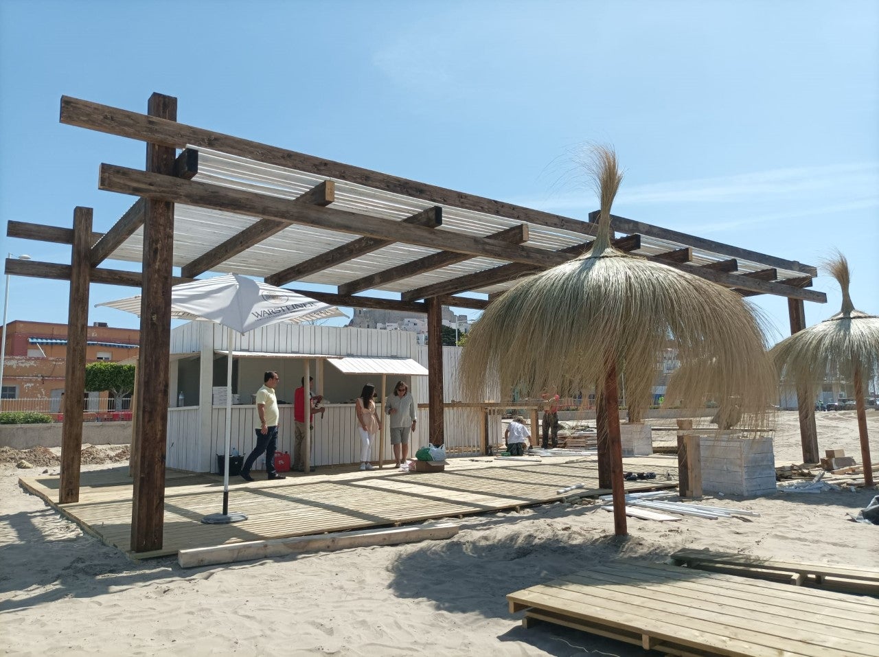 Peñíscola recupera el chiringuito de playa tras 20 años sin prestar el servicio Peñíscola recupera el chiringuito de playa tras 20 años sin prestar el servicio