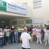 Protesta en la puerta del Hospital de Puerto Real Protesta en la puerta del Hospital de Puerto Real