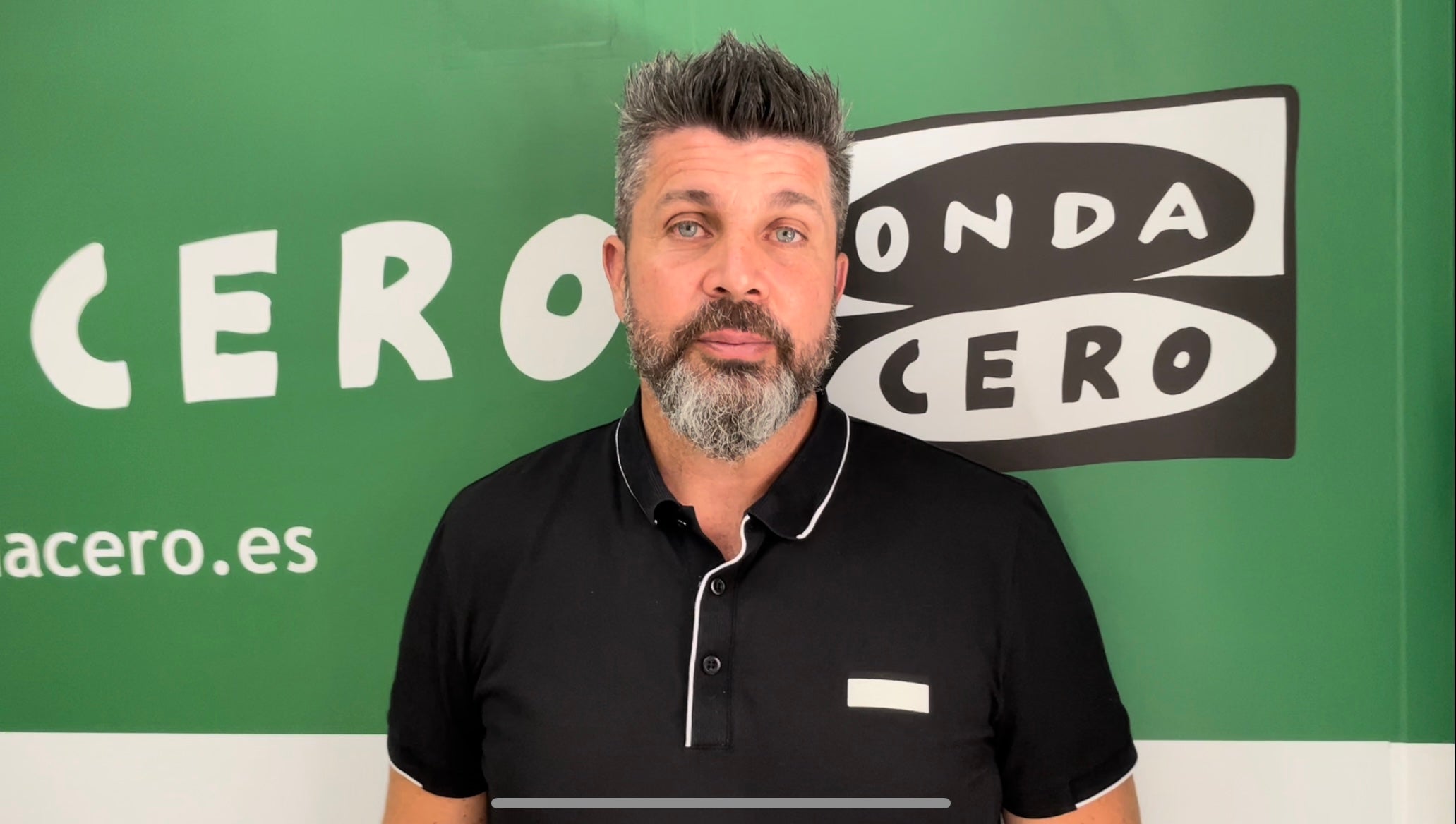 "Mientras este bichito me pique, aquí seguiré" "Mientras este bichito me pique, aquí seguiré"