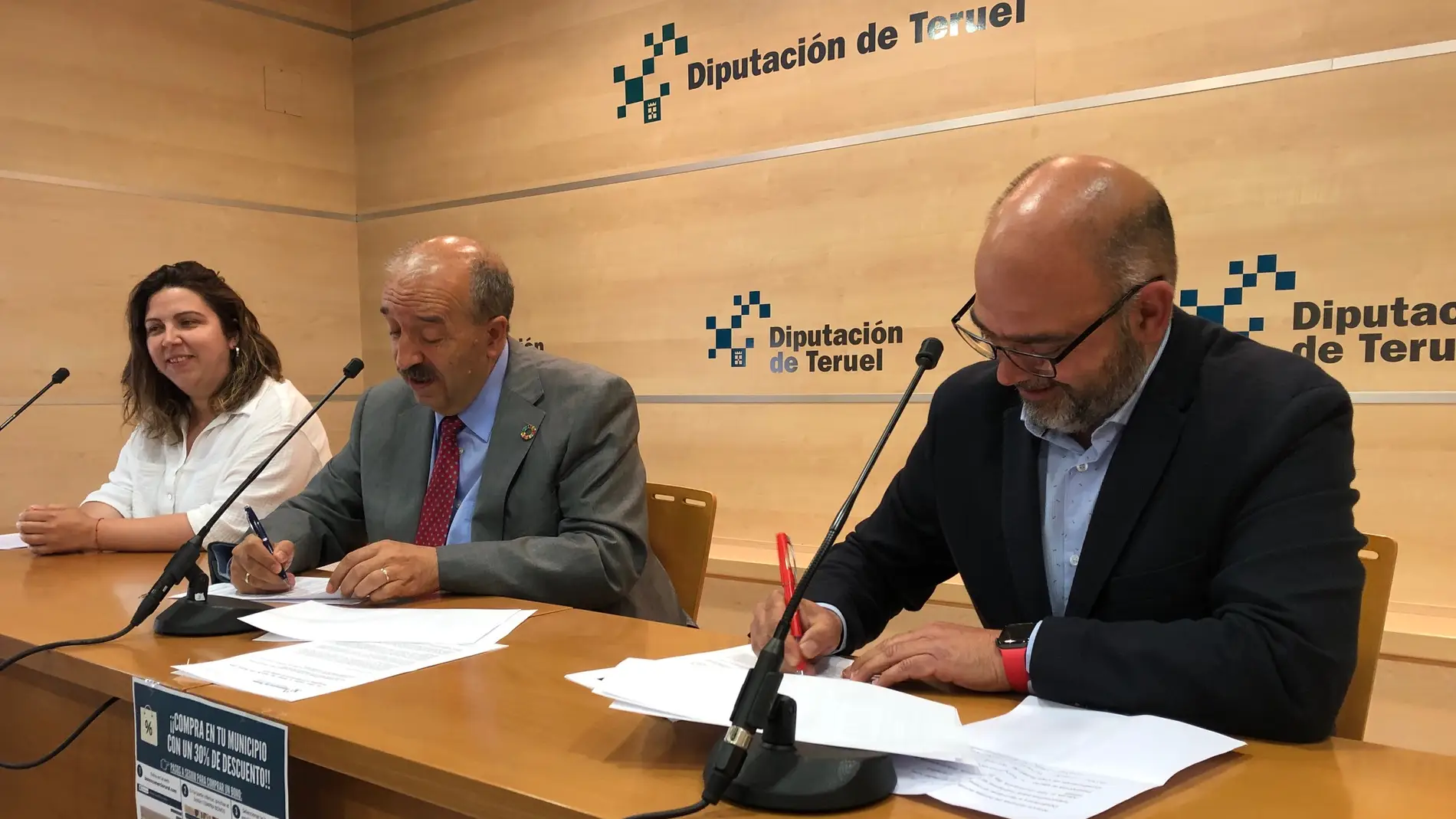 Firma del convenio en la Diputación de Teruel