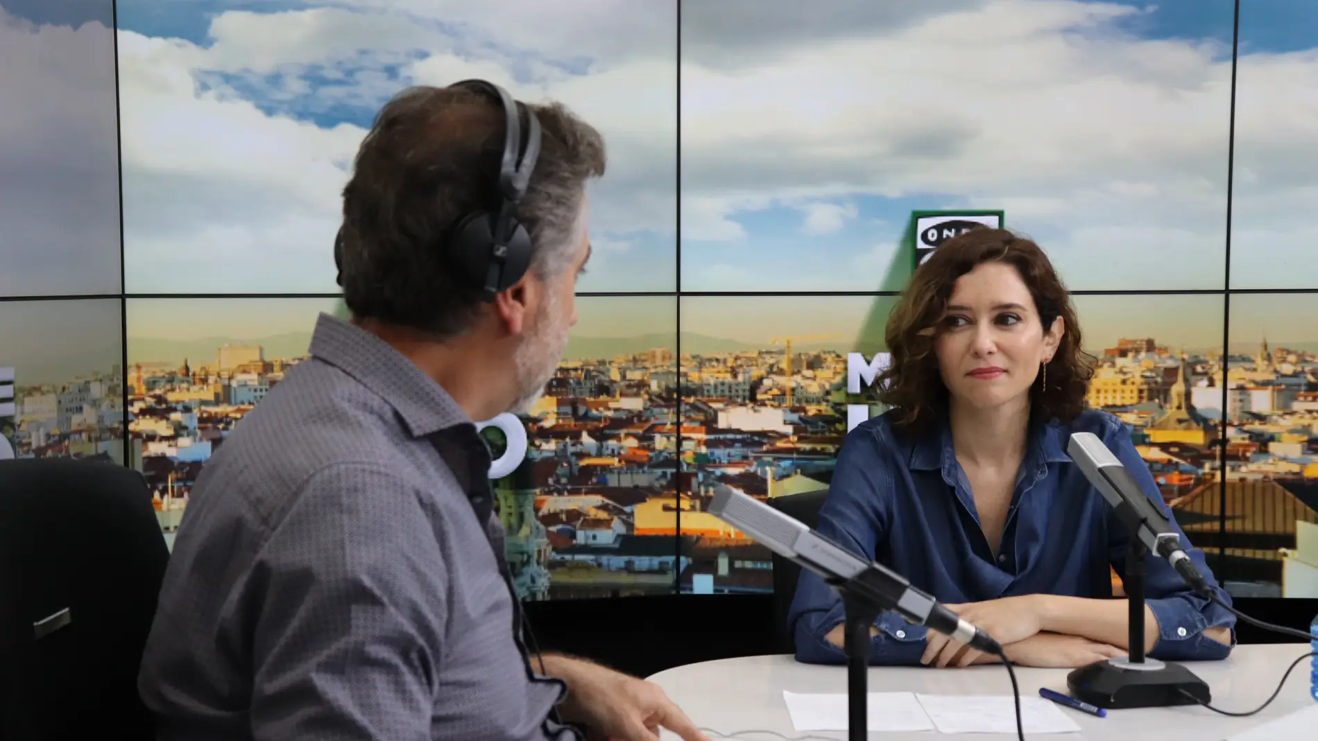 Carlos Alsina entrevista a Isabel Díaz Ayuso en 'Más de uno'