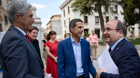 Miquel Iceta visita Alcal&aacute; de Henares para acudir al homenaje a Joan Margarit, Premio Cervantes 2019