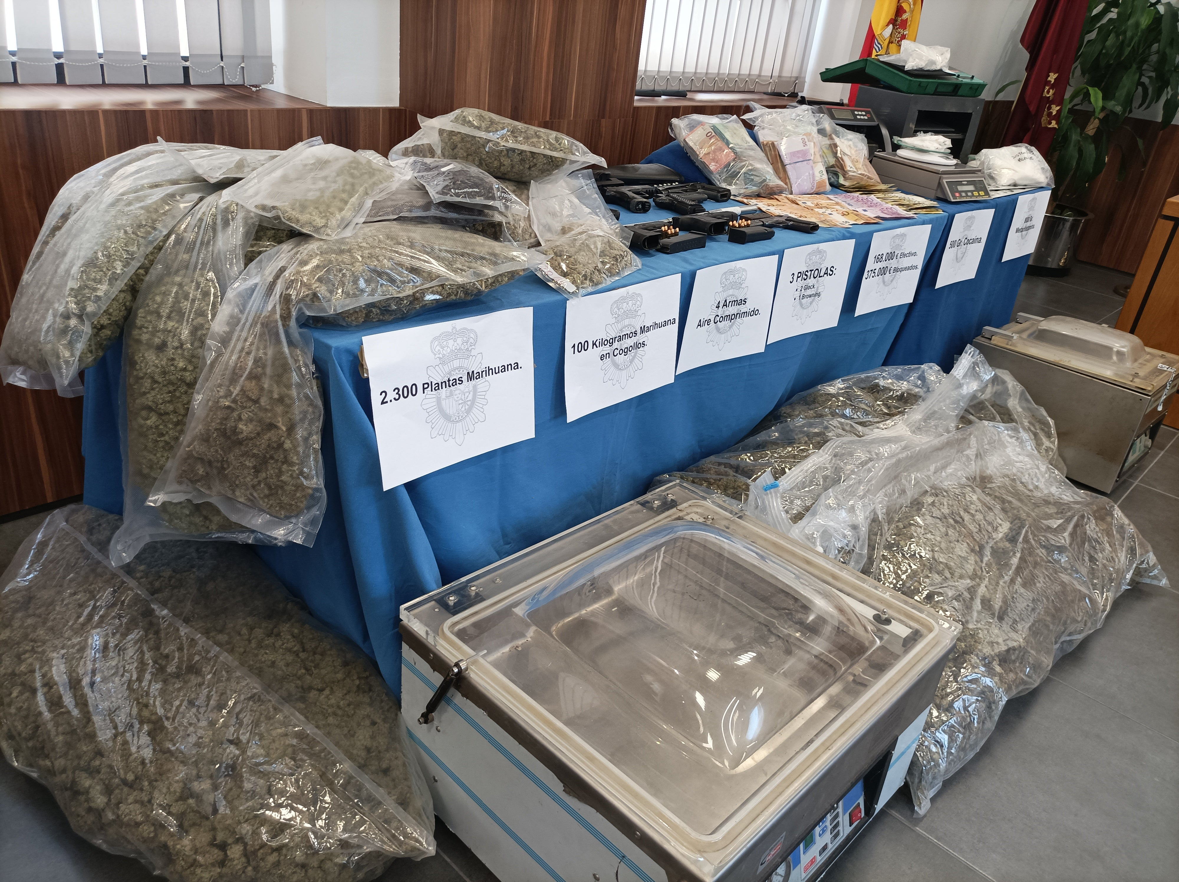 Desarticulada una red internacional que introducía droga en Europa a través de “mulas” Desarticulada una red internacional que introducía droga en Europa a través de “mulas”