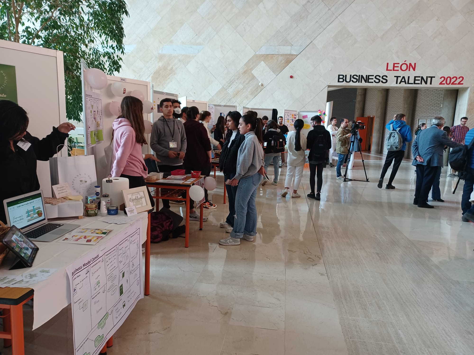 La ULE presenta el talento juvenil de 18 proyectos universitarios La ULE presenta el talento juvenil de 18 proyectos universitarios