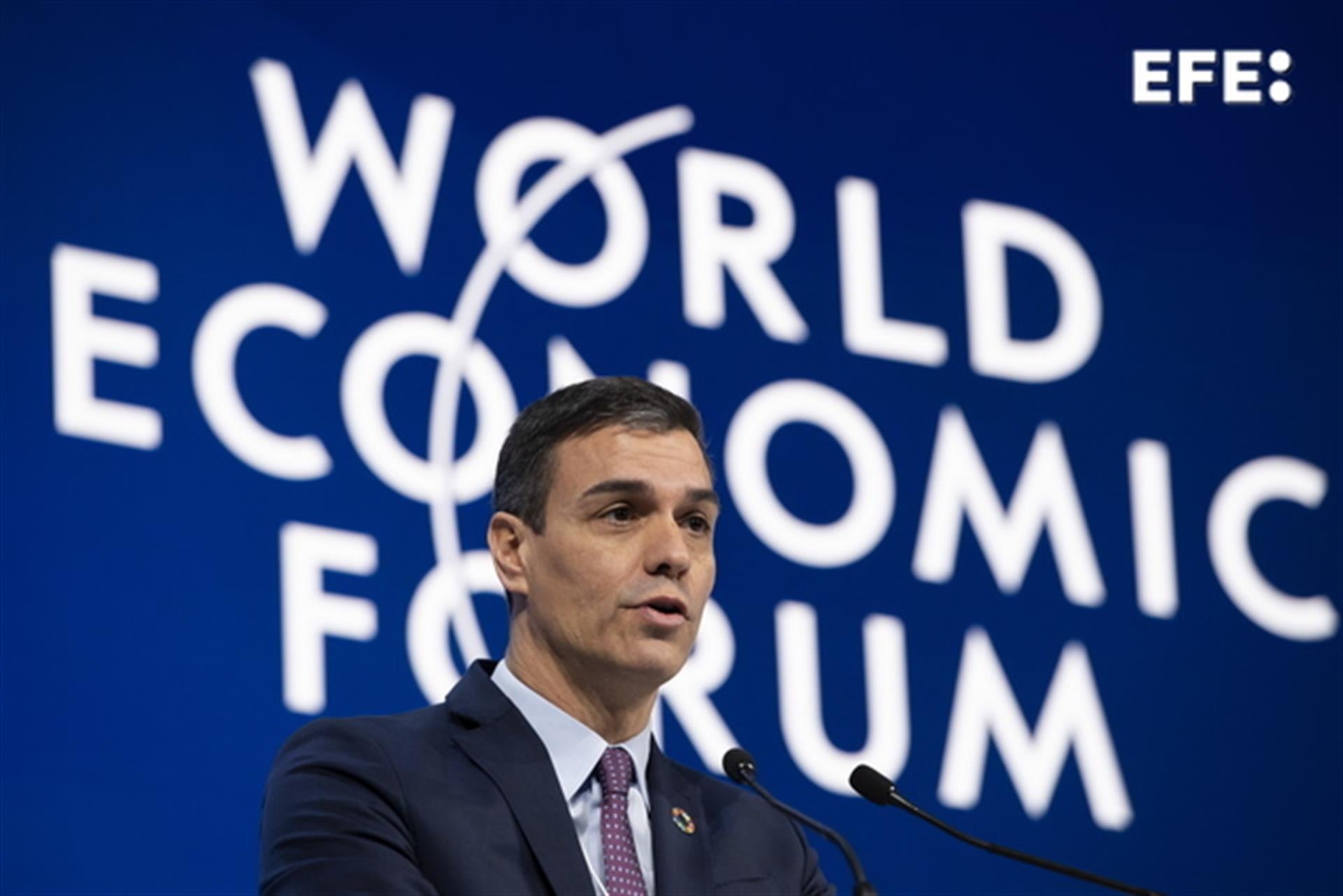 La brújula de la economía: Sánchez, a Davos a la caza de los microchips La brújula de la economía: Sánchez, a Davos a la caza de los microchips